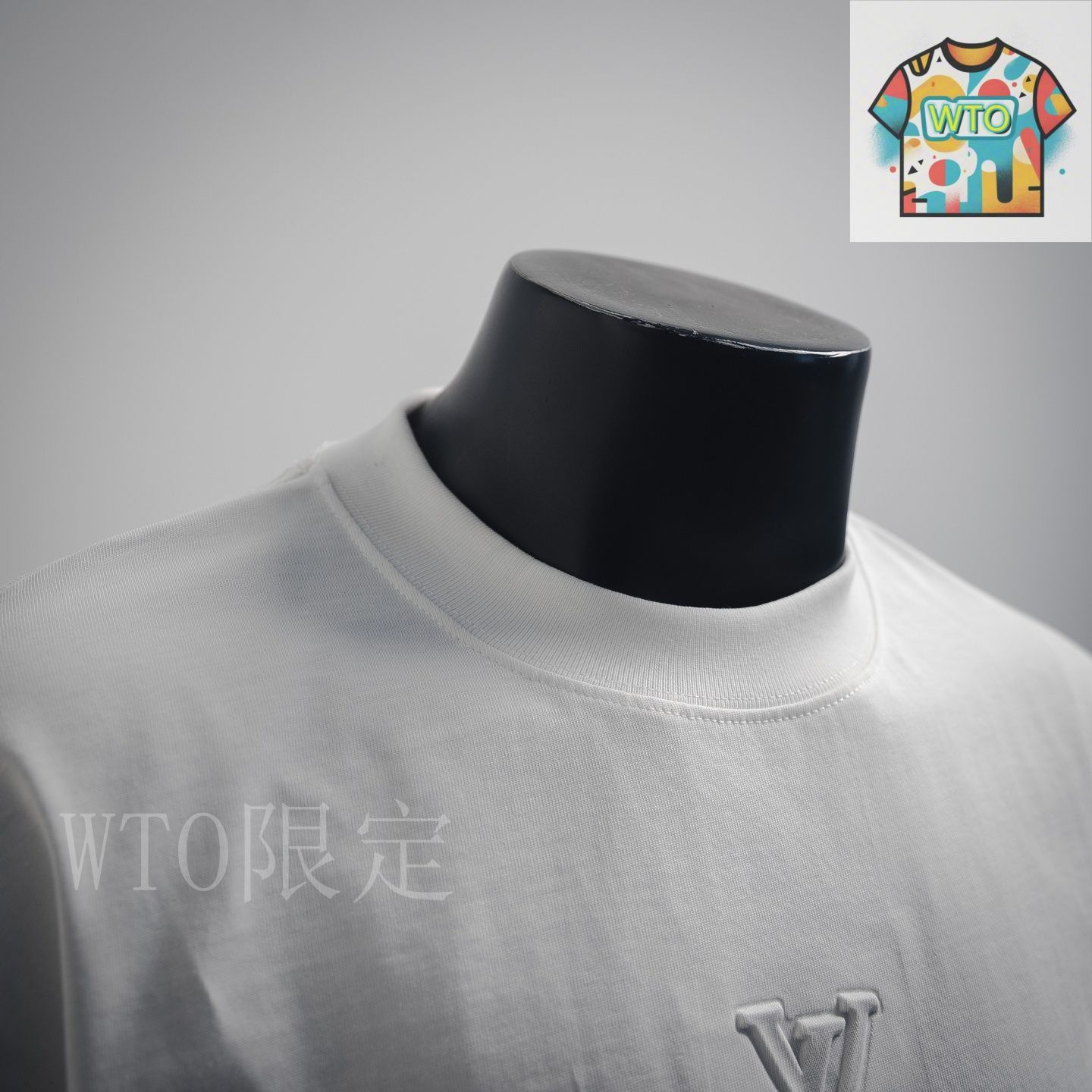 今日WTO】LOUIS VUITTON LV スマイルエンボスロゴ T シャツ-IX78