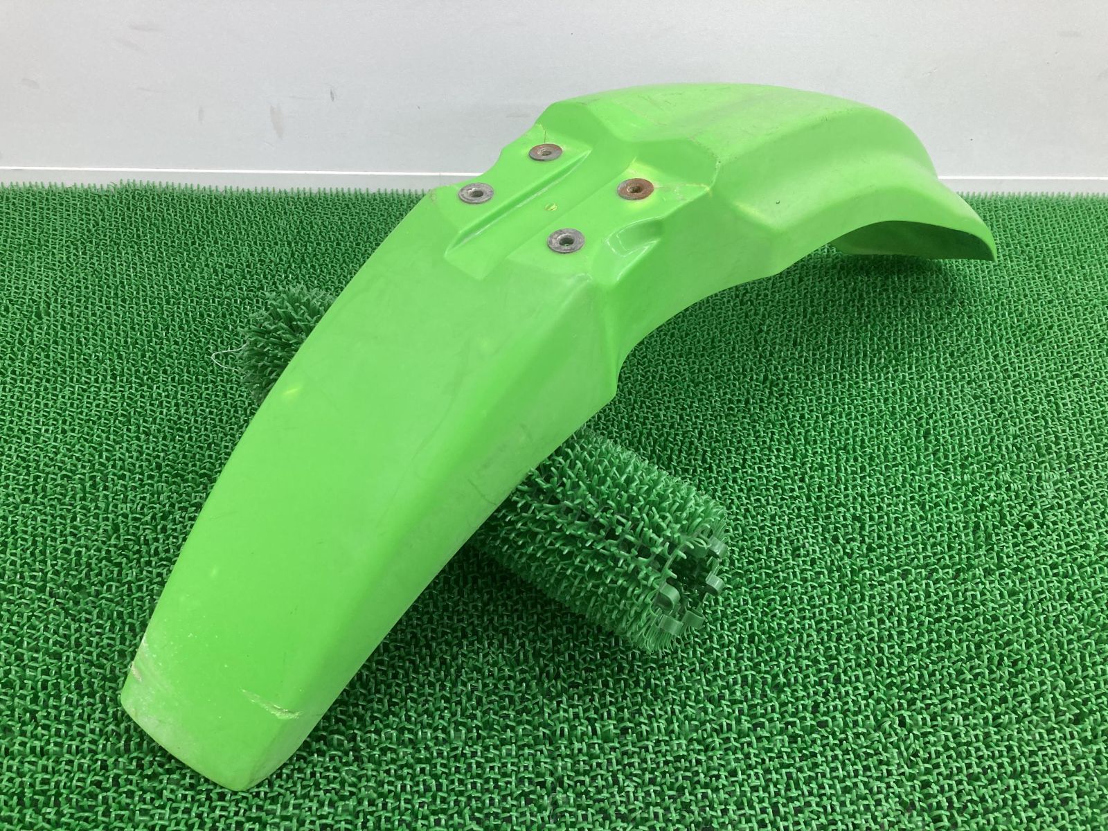 緑色のバイク用フェンダー フロントフェンダー バイク 緑 グリーン