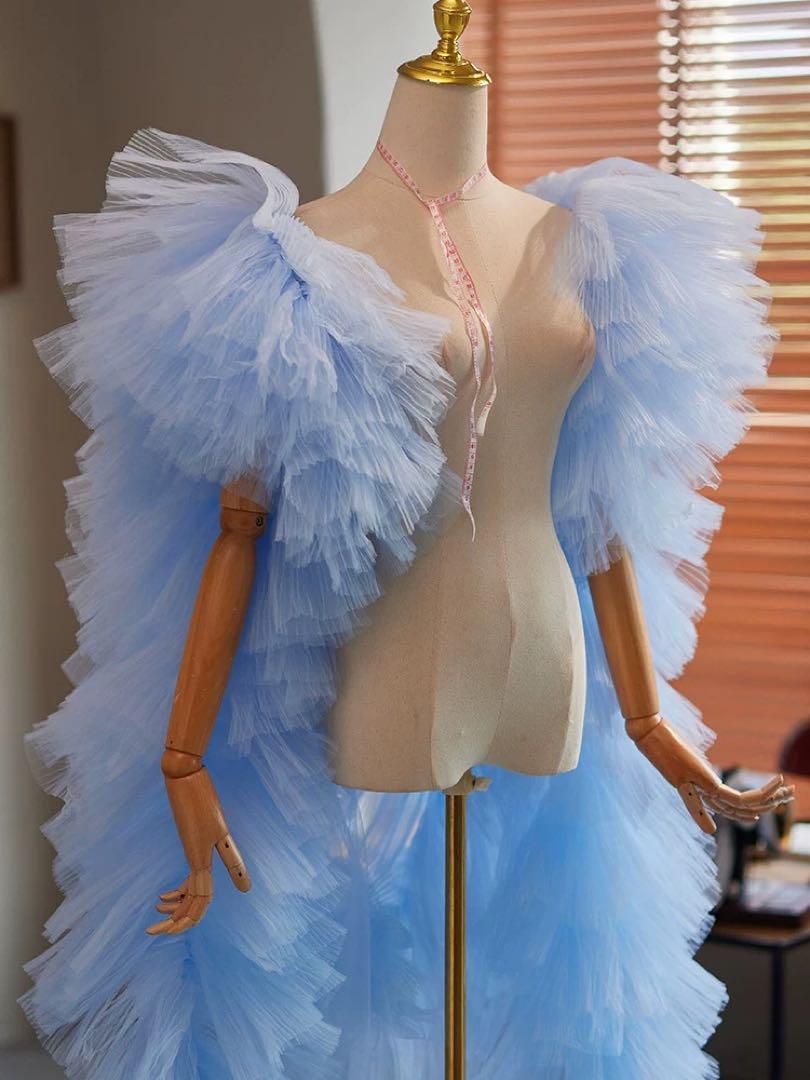フリルスリーブがゴージャスなソフトチュールのロングショール