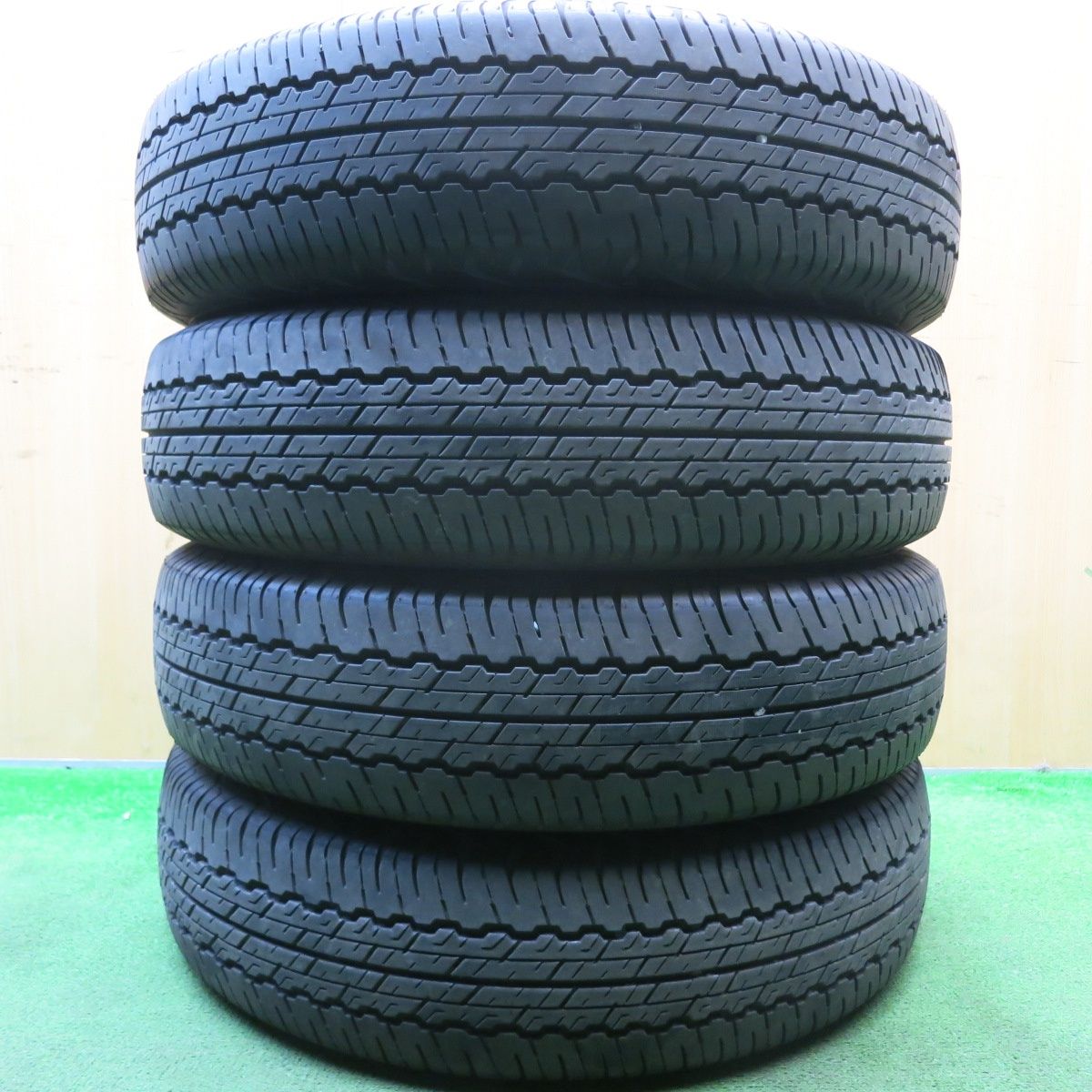 4本価格 23年 195|80R15 ダンロップ グラントレック AT20 タイヤ 15インチ ジムニー シエラ ハイエース 等 5042714HAノタ