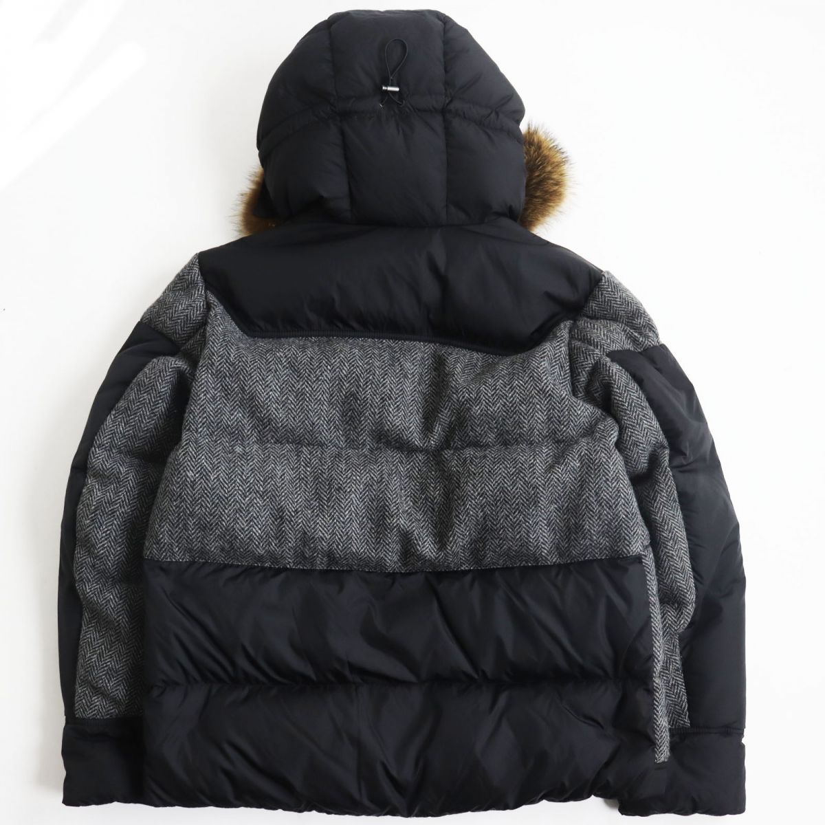 美品○21-22AW MONCLER モンクレール ROBERT ヘリンボーン柄 ロゴパッチ付き フーデッドダウンジャケット グレー×ブラック 2  正規品 - メルカリ