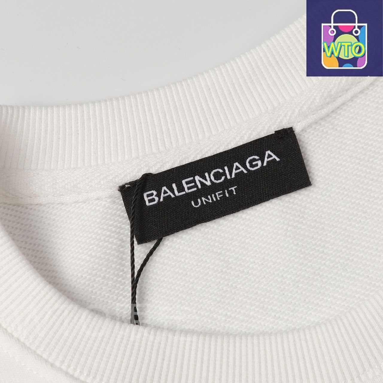 ●送料込●BALENCIAGA●ロゴ プリント クルーネック スウェット Balenciaga パリセーガ ロゴプリントクルーネックスウェット