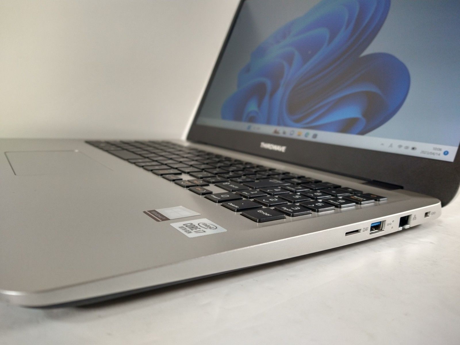 ドスパラ Thirdwave DX-C7 第10世代Core i7 SSD512 ドスパラ DX-C7 Core i7 10510U/15.6インチ フルHD非光沢ワイド