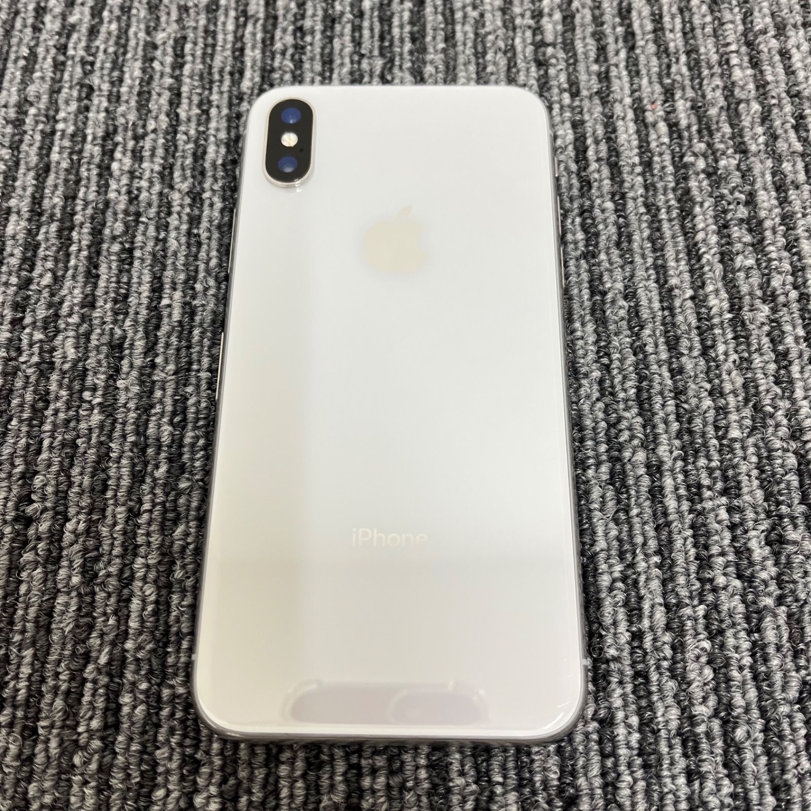 iPhoneX 256GB 【77%】　SIMロックなし iPhoneX 256GB SIMロックなし au シルバー ホワイト - メルカリ