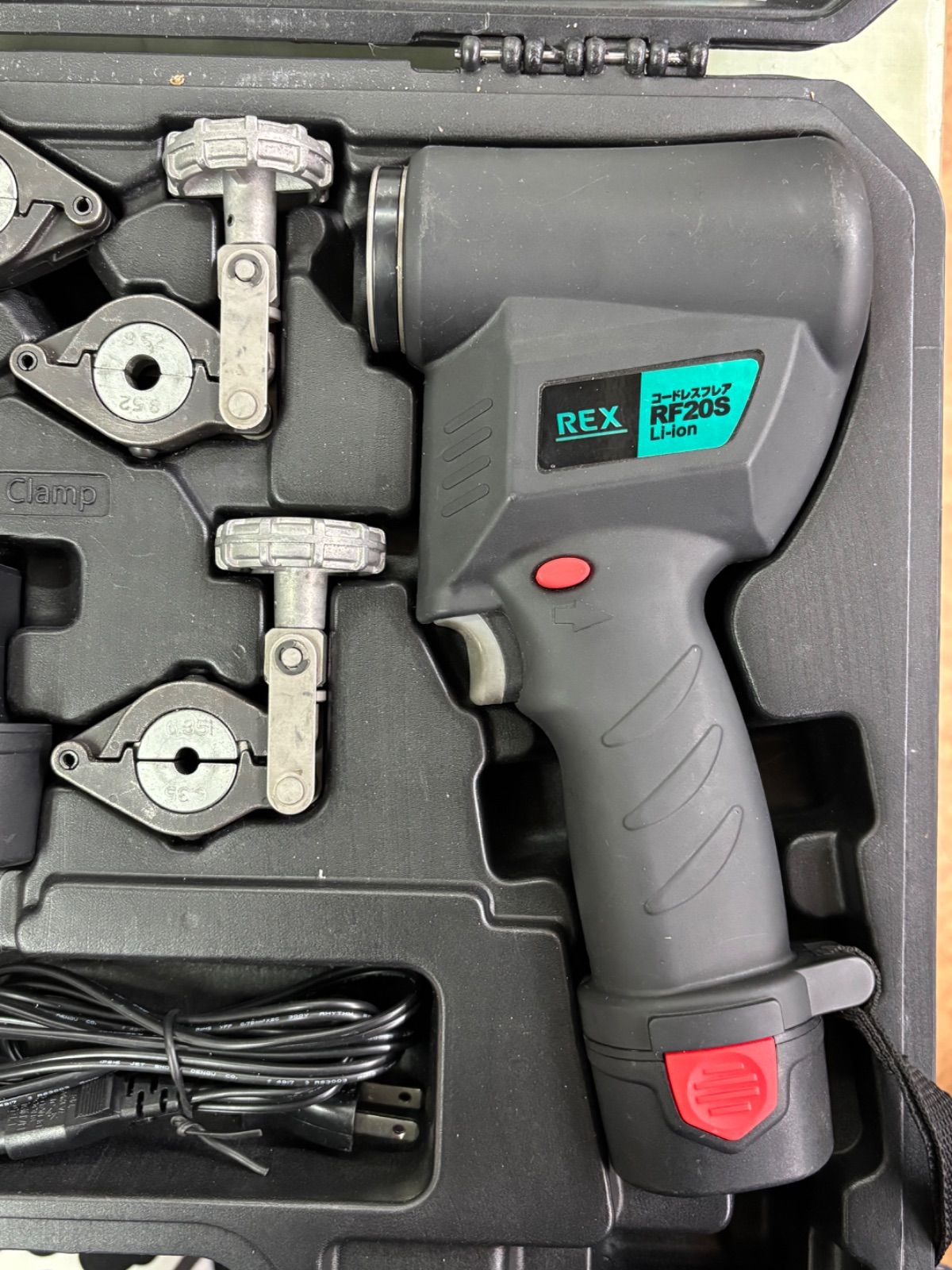 フレキシブル管用コードレスツバ出し工具 10.8V