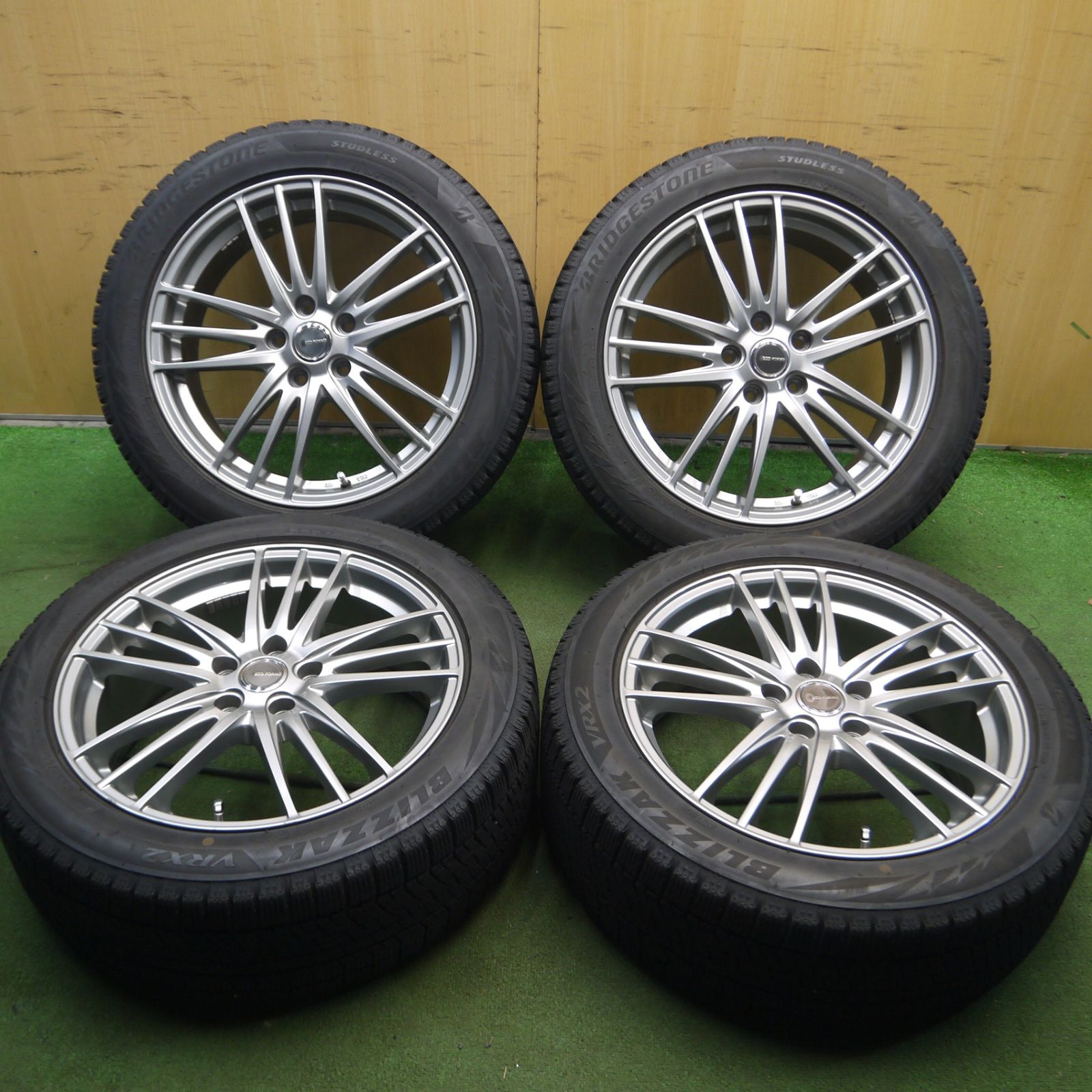 送料無料*バリ溝！キレイ！8.5分☆スタッドレス 225/50R18 