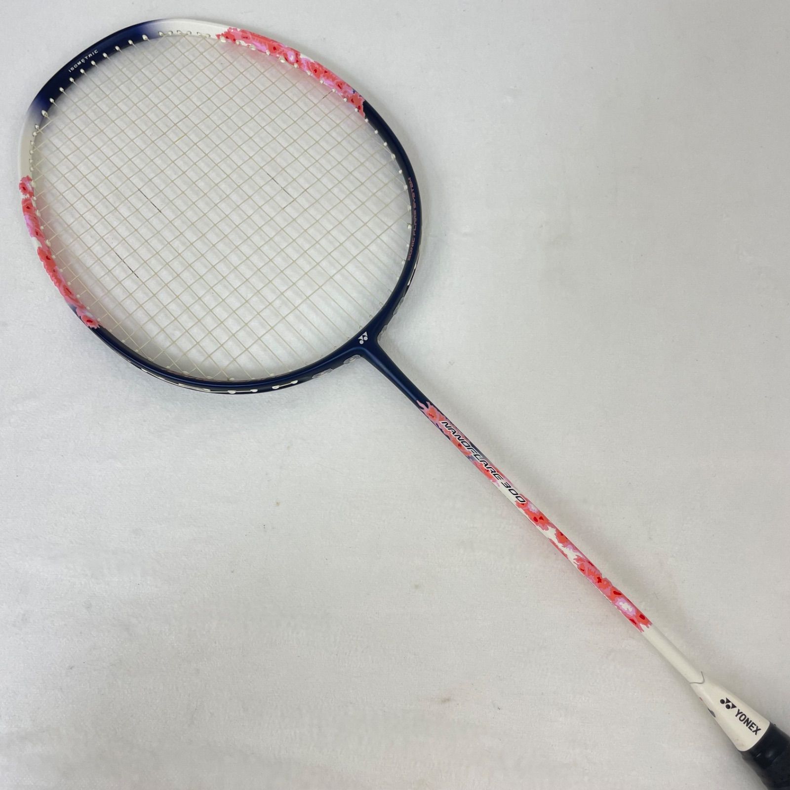 YONEX