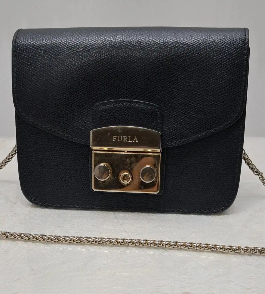 FURLA ミニチェーンクロスボディバッグ