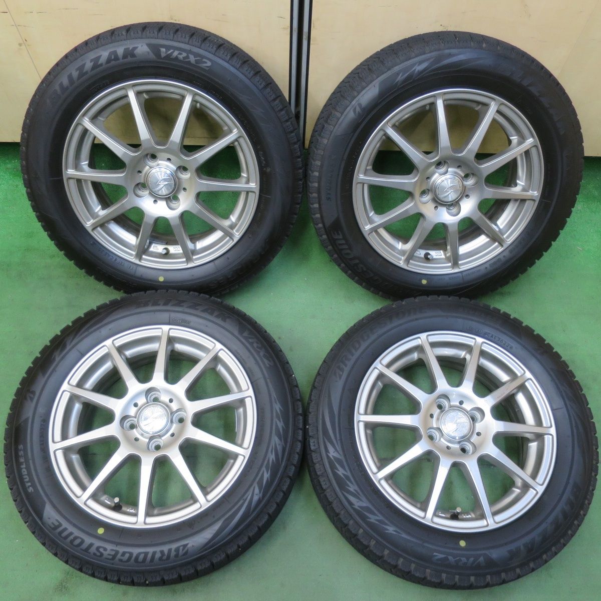 【中古】BRIDGESTONE スタッドレス  ストレンジャー 17インチ ブリヂストン ブリザックDM-V3