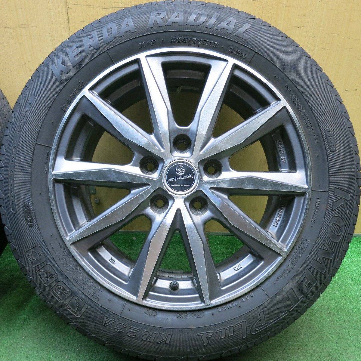バリ溝 21年 8.5分 205 60R16 ケンダ ラジアル KOMET Plus KR23A SMACK ENKEI スマック エンケイ 16インチ PCD114.3 5H 5092709HAノ