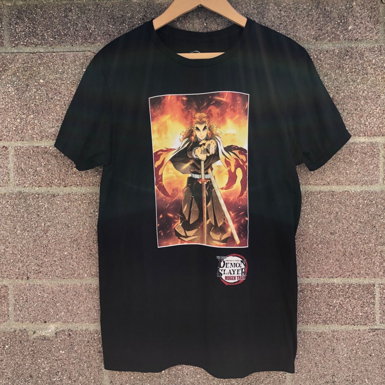 新品 鬼滅の刃 ジャンプ限定オリジナルTシャツ　煉獄杏寿郎　炎柱　ブラック 鬼滅の刃』ポケット付きビッグシルエットTシャツ “HEROES
