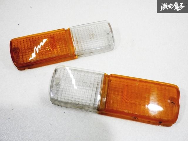 程度良好！！ 日産 NISSAN 純正 GC110 スカイライン ハコスカ フロント バンパー ウインカー レンズ 左右 セット KOITO 210-26160 棚19A