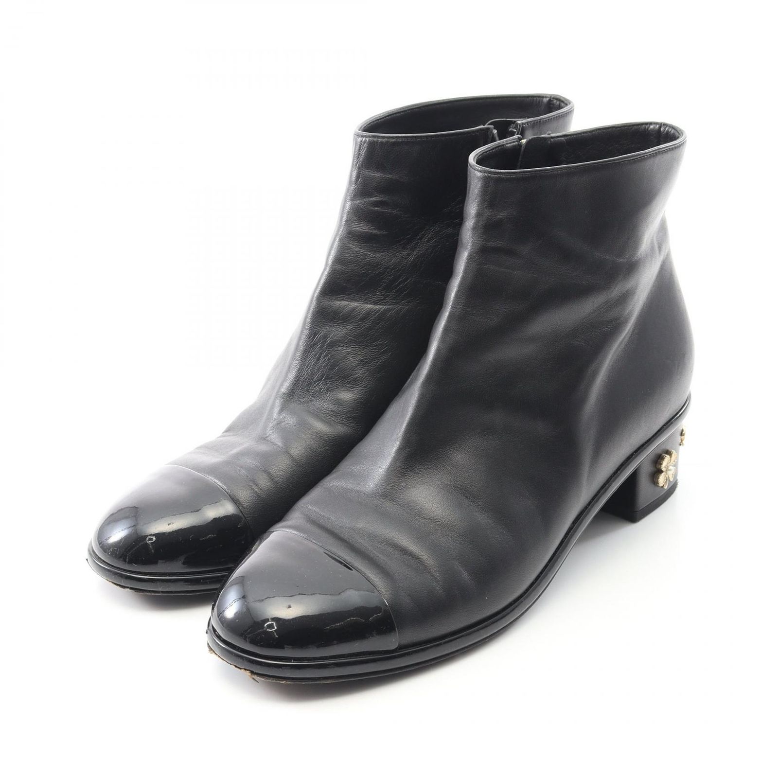 【美品】シャネル　スエード　ブーツ　カメリア　マトラッセ ココマーク CHANEL - 【美品】シャネル スエード ブーツ カメリア マトラッセ ココ