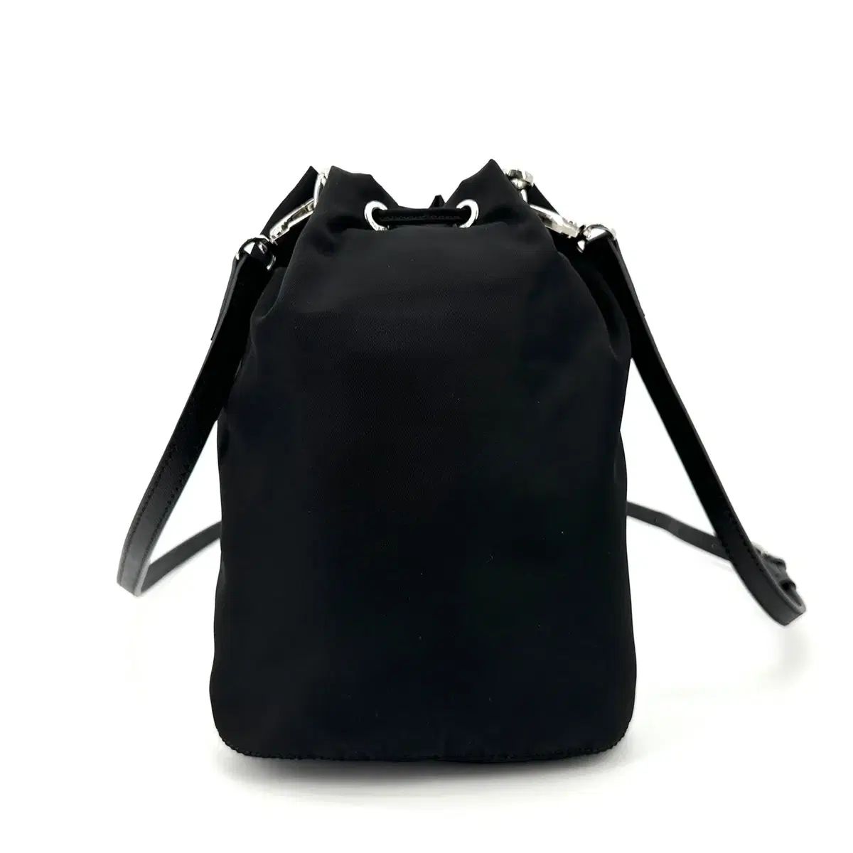 PRADA(プラダ) Re-Nylon 巾着 ポーチバッグ 1NA369 - メルカリ