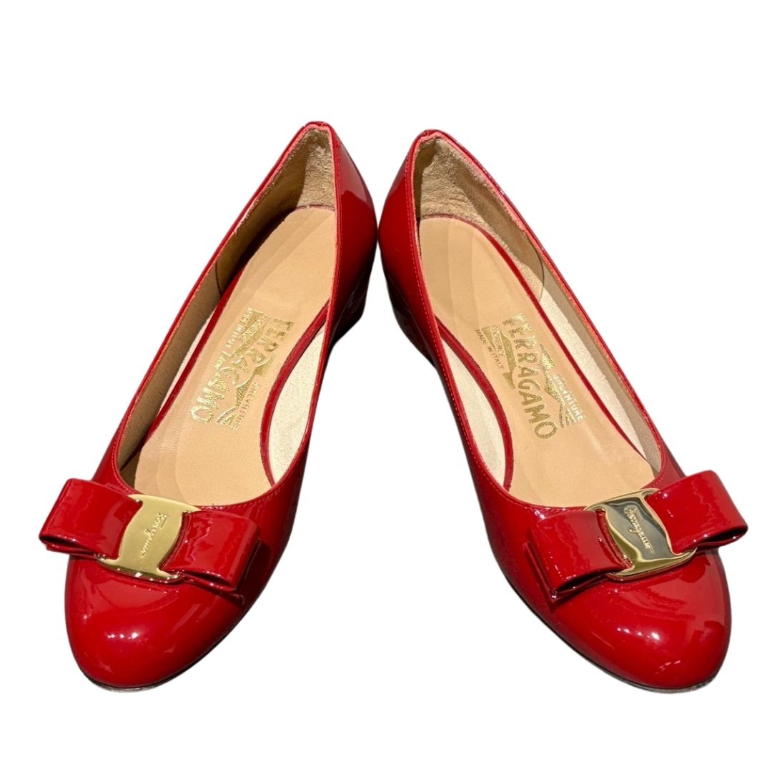 Salvatore Ferragamo カーフ、パテントパンプス フェラガモ レッド パテントカーフ パンプス 6D 約23 Ferragamo