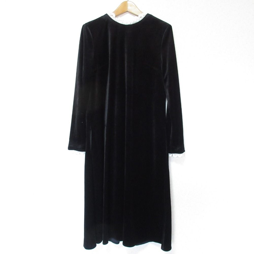 未使用級ꕥ アベニールエトワール ギャザー切替Vネックワンピース