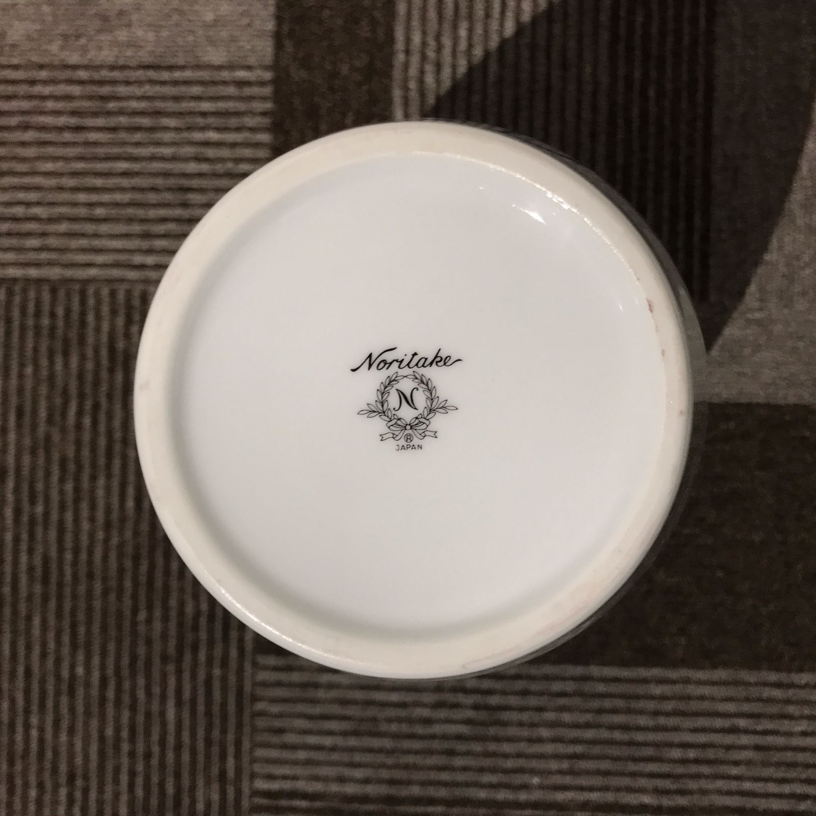 〇Noritake ノリタケ 花瓶 花器 荒川克己 - メルカリ 〇Noritake ノリタケ 花瓶 花器 荒川克己 - メルカリ
