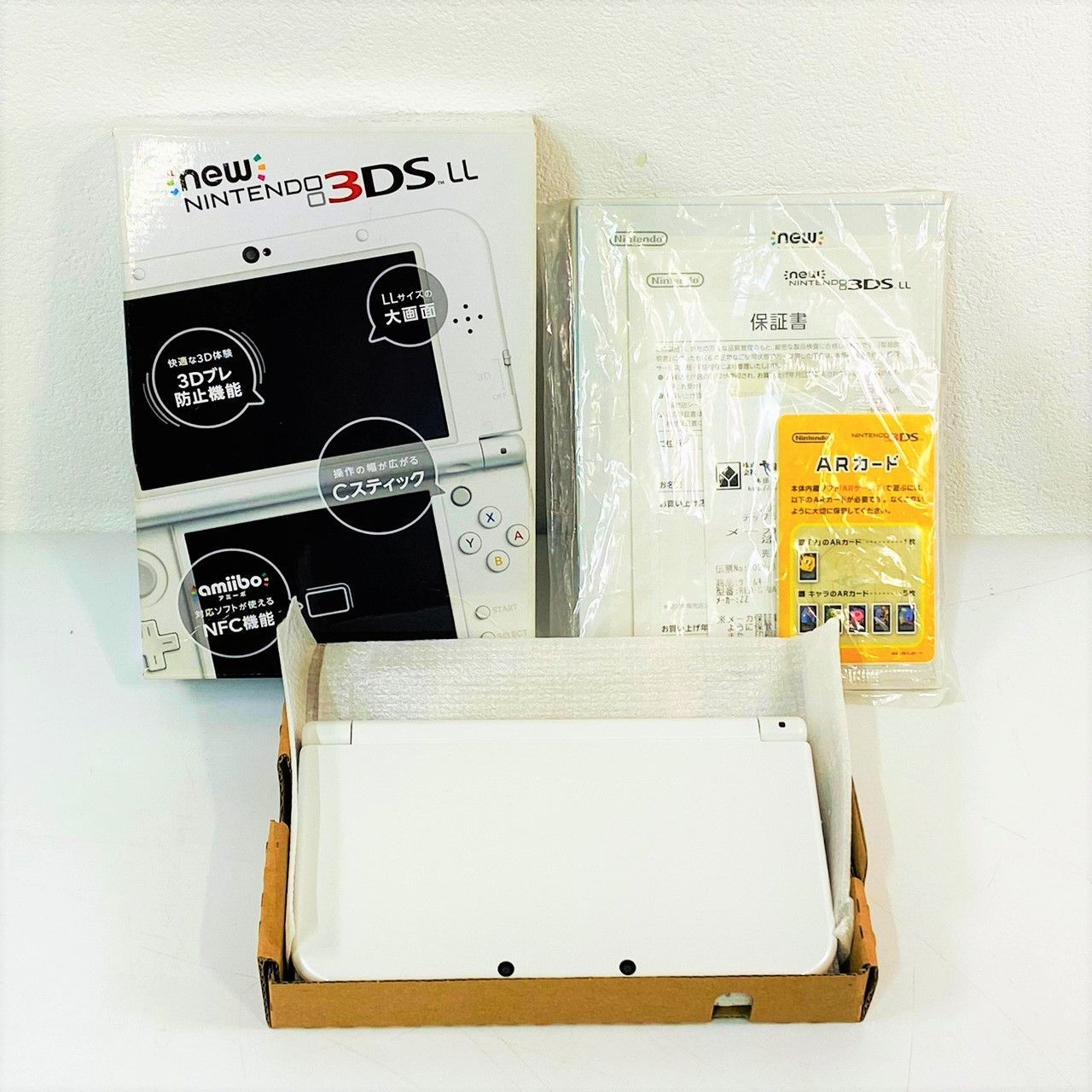 ☆ほぼ未使用！美品！☆ 任天堂 New Nintendo 3DS LL パール ホワイト