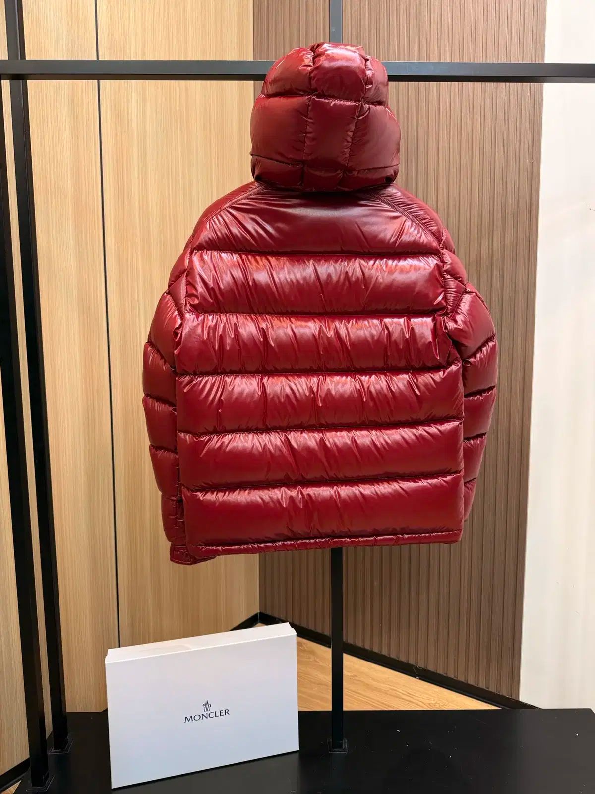 【新品未使用】Monclerユニセックスサングラス赤 良好 bolle ボレー サングラス レッド ユニセックス 服飾小物
