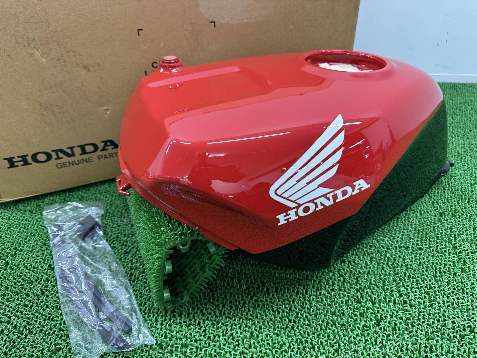 VFR400R タンク 赤|黒 17520-MR8-780ZJ ホンダ 純正 NC30 奇跡の♥品 ガソリンタンク フューエルタンク V4スポーツ bD