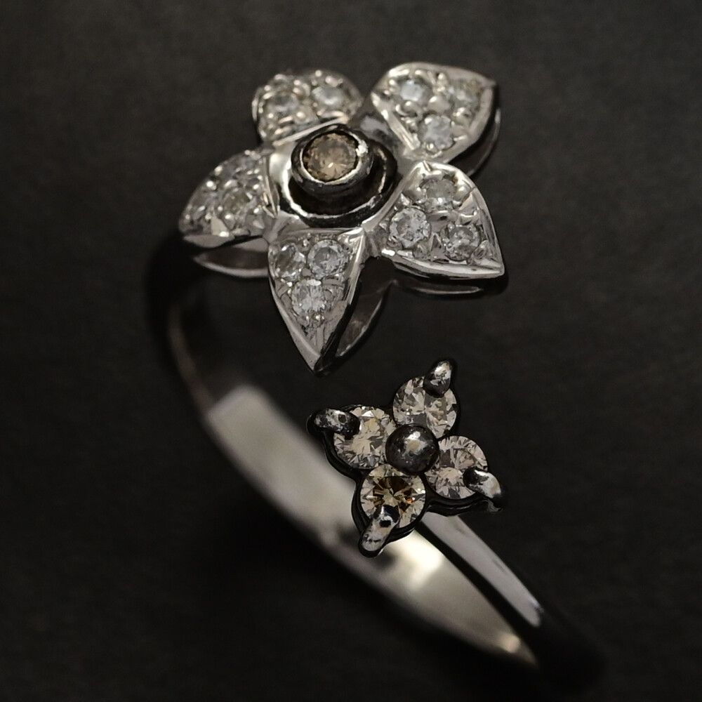 0.3ct フラワーモチーフ･ダイヤモンドリング･指輪 K18WG 750-3.9g 12.5号 52.5 ホワイトゴールド 翌日配送可 ♀ S レディース 592210