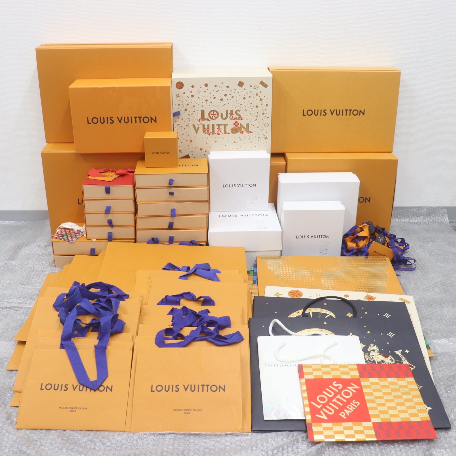 LOUIS VUITTON 空箱、紙袋、保管袋など ルイヴィトン 空箱 紙袋 大量 まとめ LOUIS VUITTON ショッパー