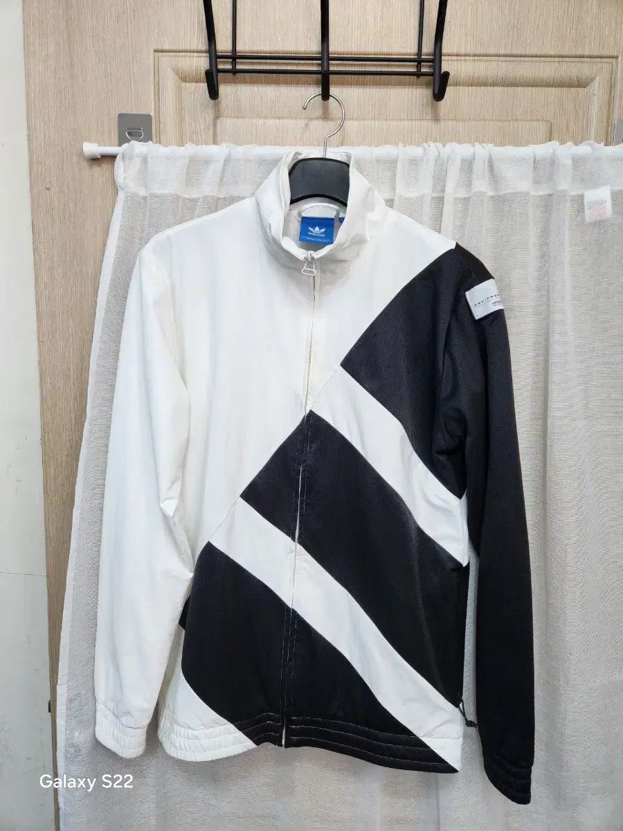 adidas(アディダス) メンズ ウィンドブレーカー