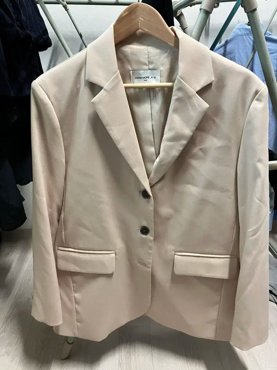 ベージュセットアップ