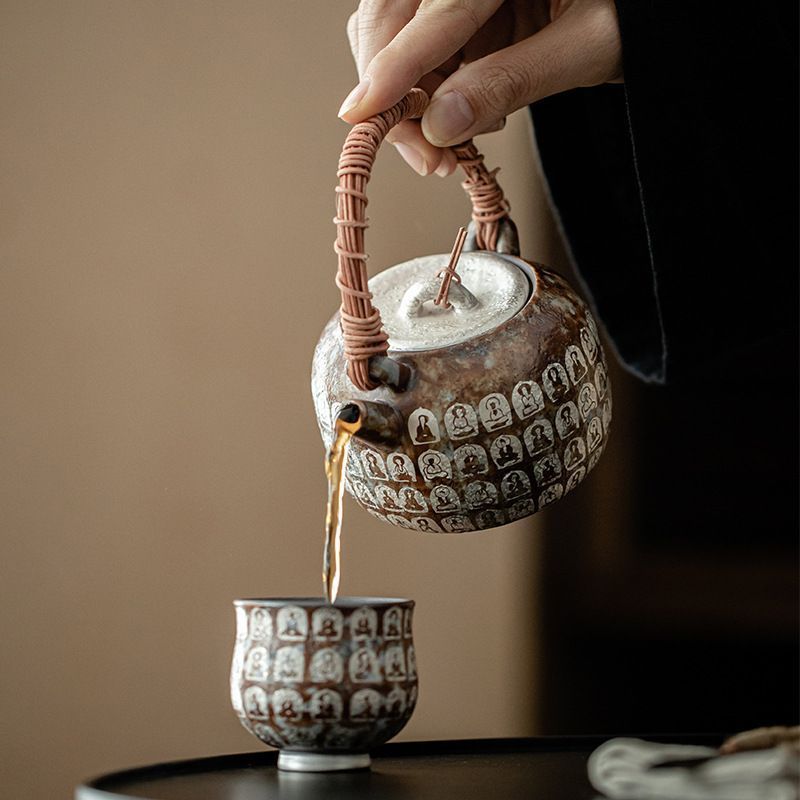 新品 茶壺 ティーポット 銀セラミックティーポット 茶道具 茶器 職人手作り 陶磁 徳化製品 レッドウッドハンドル サイドポット 13*8.5cm 中国 宜興 紫砂 急須 茶器セット 銀装飾 茶壺 茶杯 工夫茶 ティー