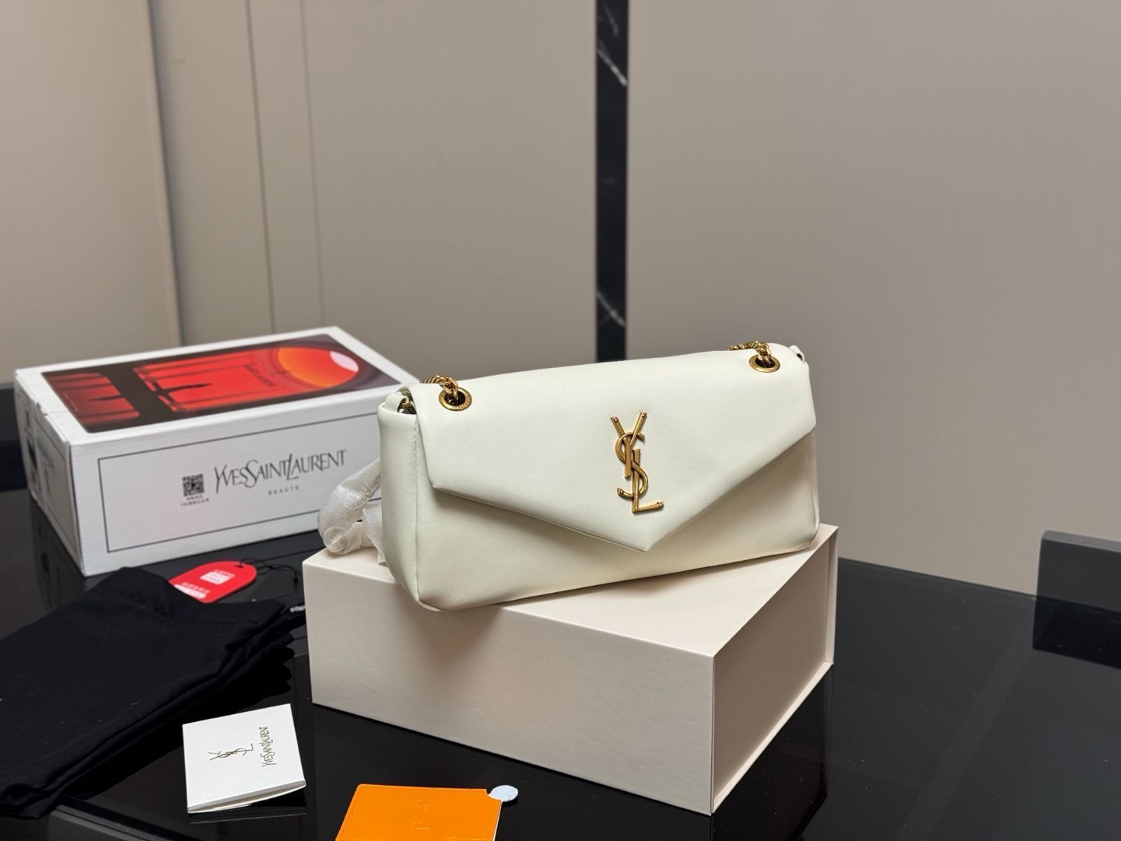 今日特価】Saint Laurent Calypso アームチェーンバッグ（羊皮紋