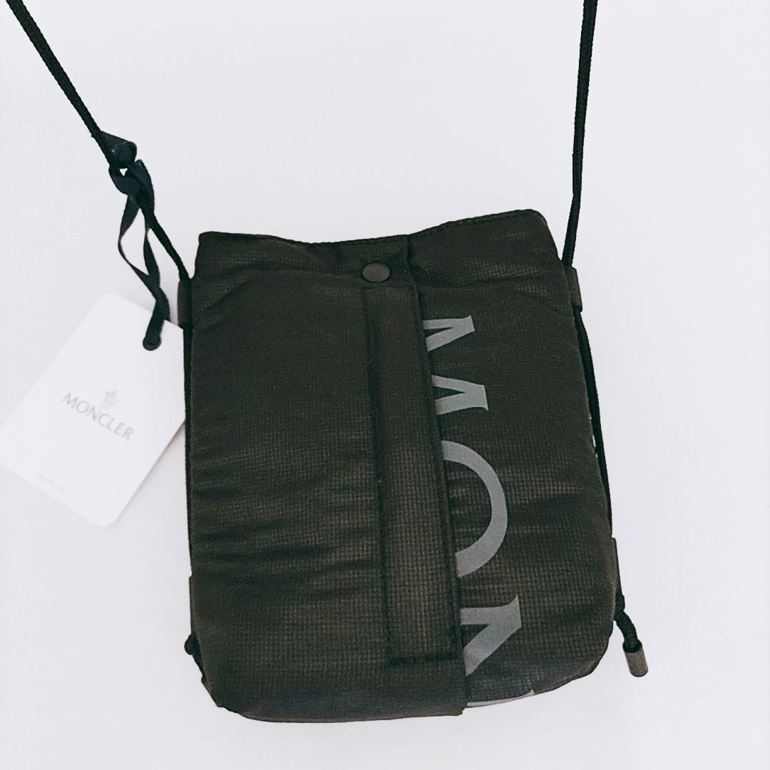 新品未使用】MONCLER リップストップ メッセンジャーバッグ - メルカリ