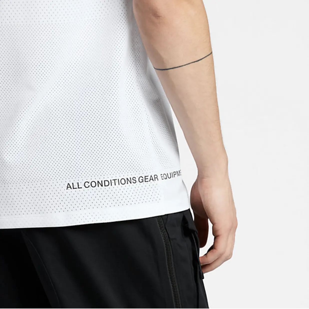 美品/サイズ：S】NIKE LAB ACG タンクトップ ホワイト 880959