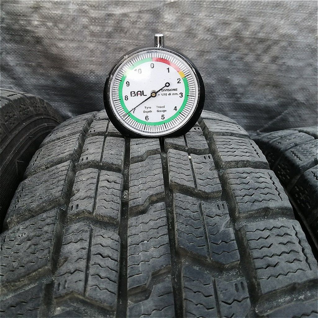 J スタッドレスタイヤ付