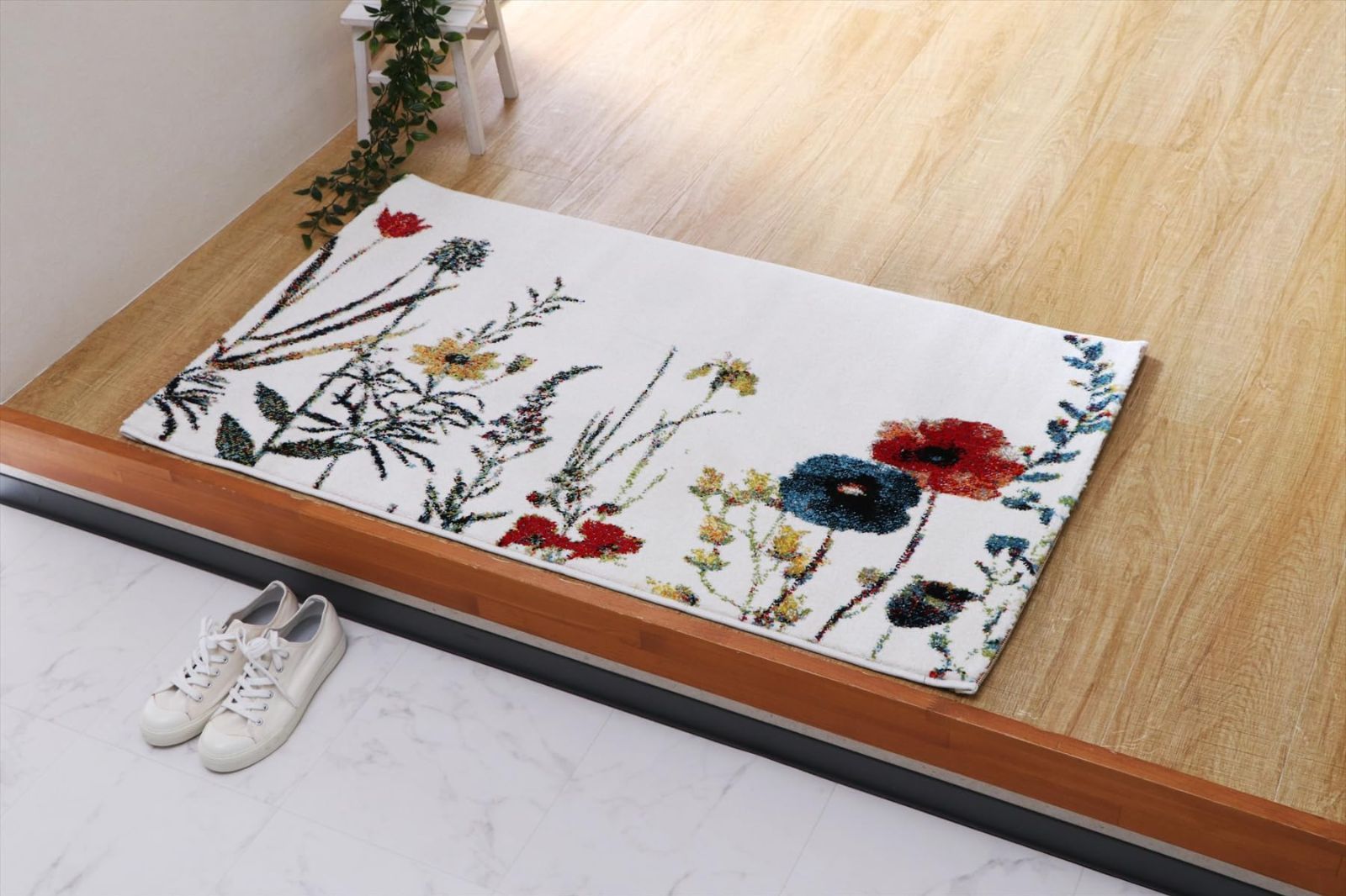 【在庫処分】イケヒコ マット 玄関 屋内 屋外 輸入 ボタニカル アイボリー 約60×90cm 長方形 トルコ製 ウィルトン織り 花柄 ボタニカル 上品 抗菌防臭 丈夫 ＃1311610141801