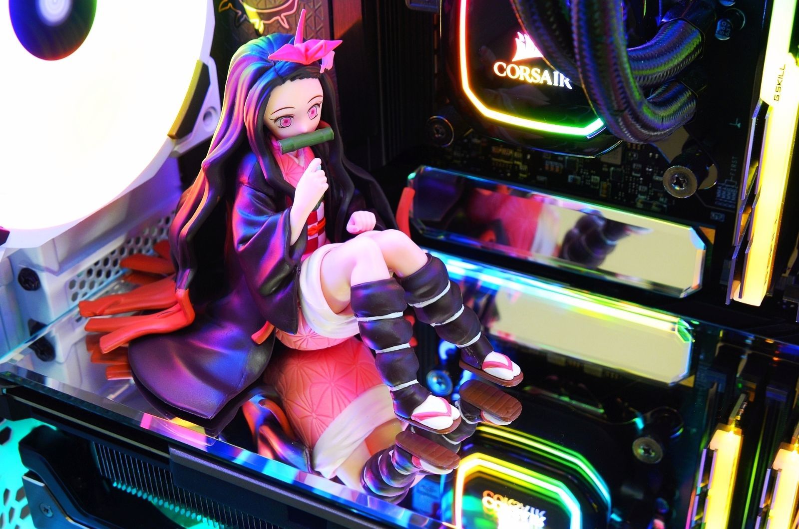 GPUトップミラー・外周鏡面斜面研磨【ゲーミングPC用・フィギュア設置