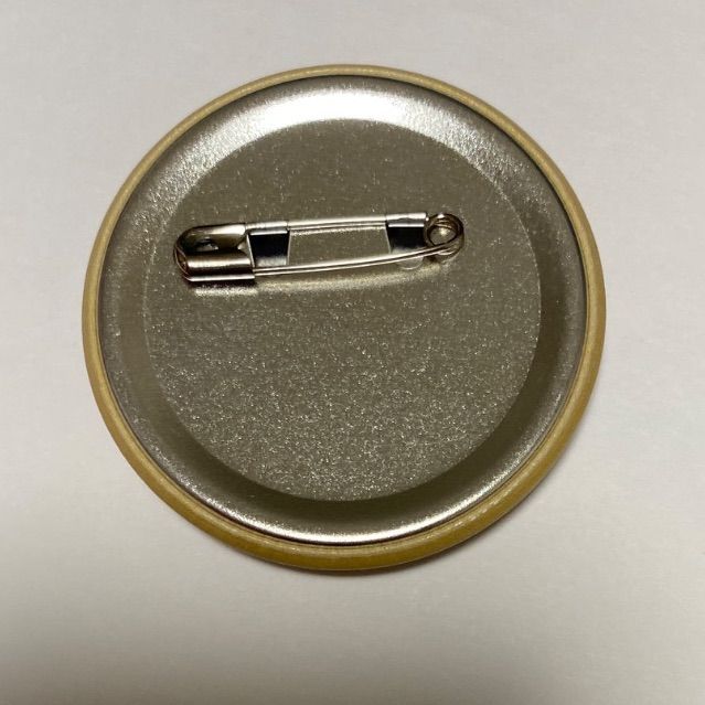 ジャックジャンヌ ふわふわ缶バッジ カラオケの鉄人 睦実介 - メルカリ