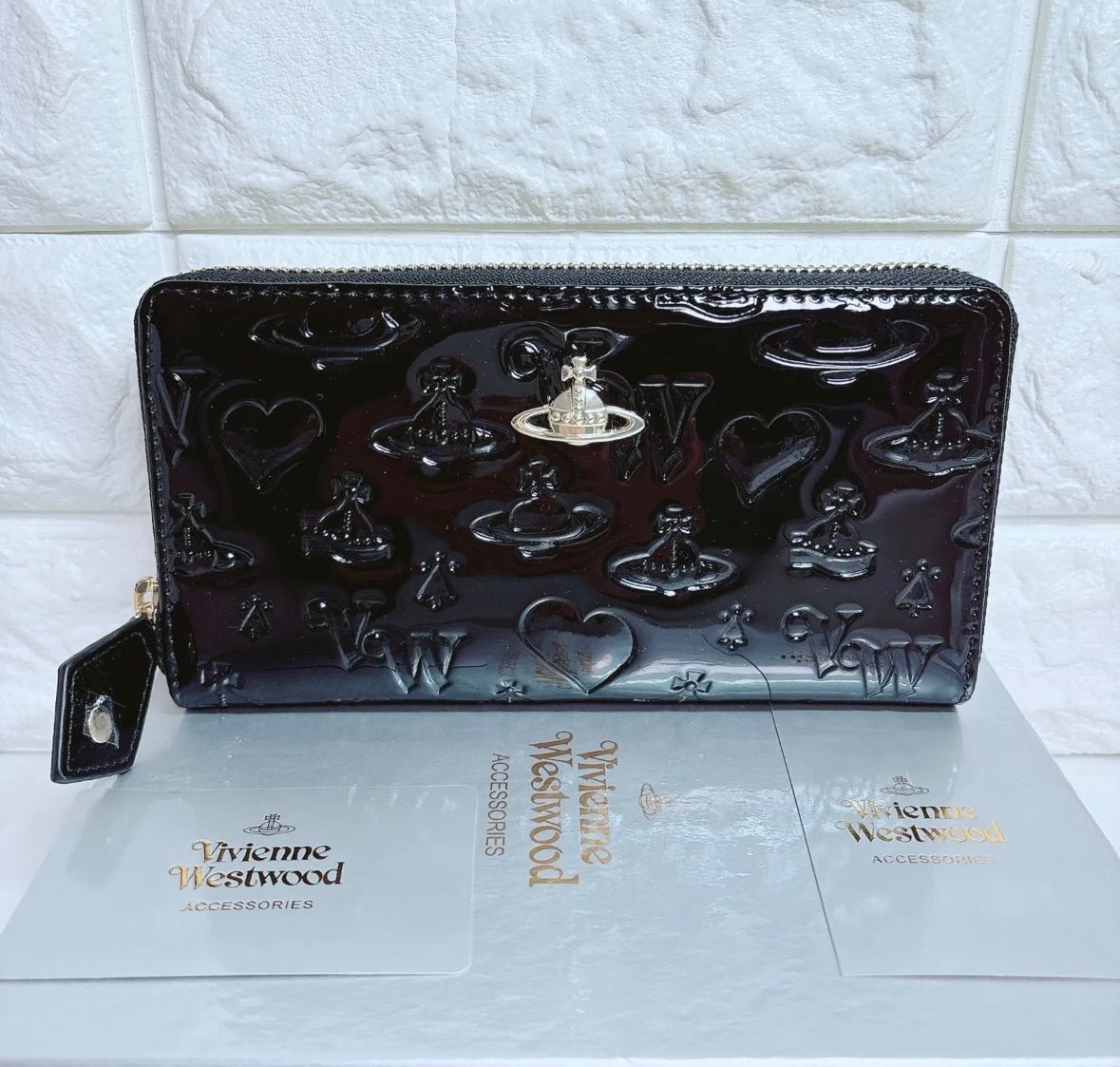 【新品 ショッパー付】　ヴィヴィアン・ウエストウッド　長財布 エナメル ブラック 高級感♡新品】高級感 ヴィヴィアン・ウエストウッド 長財布 エナメル