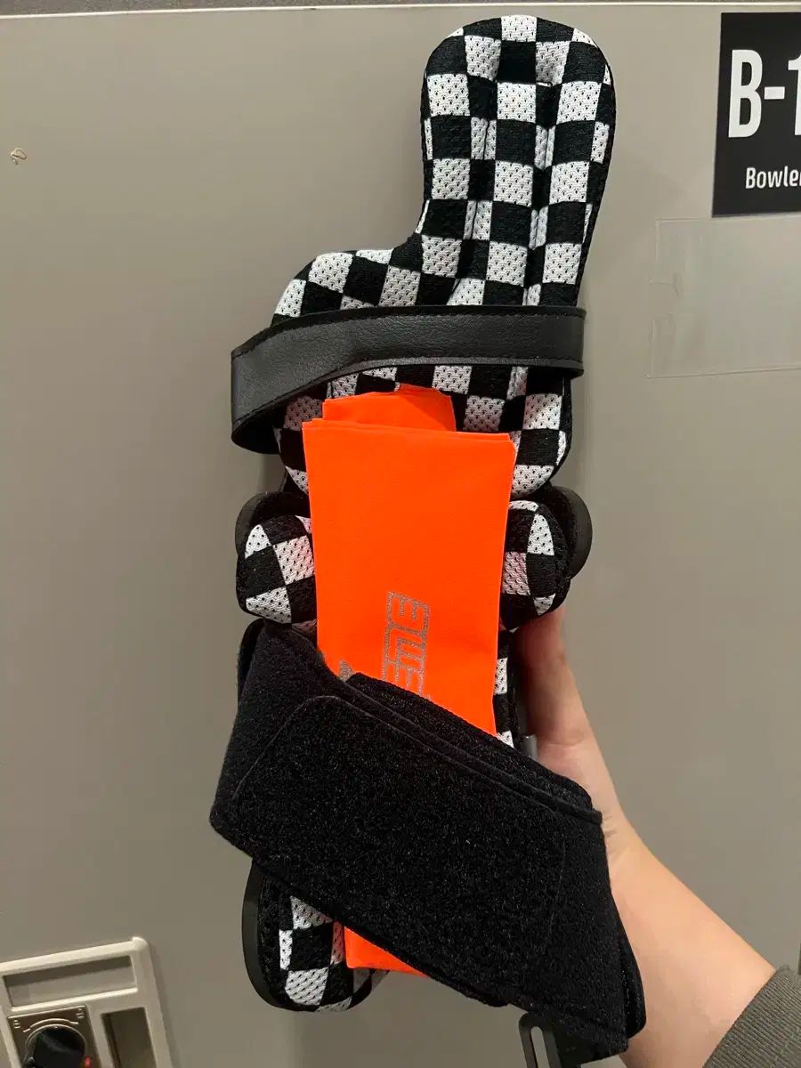 ボーリング スティングー COBRA XL サポーター