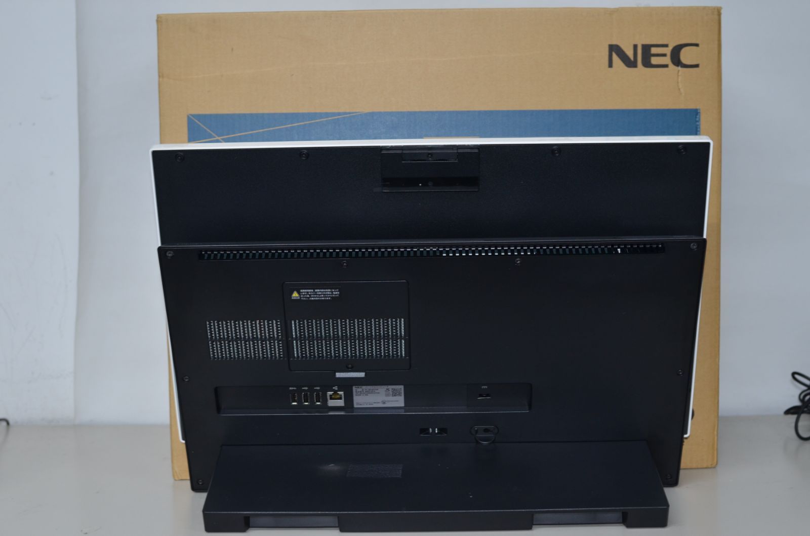 中古美品 一体型パソコン NEC PC-GD18CTCAF Windows11+office Celeron 
