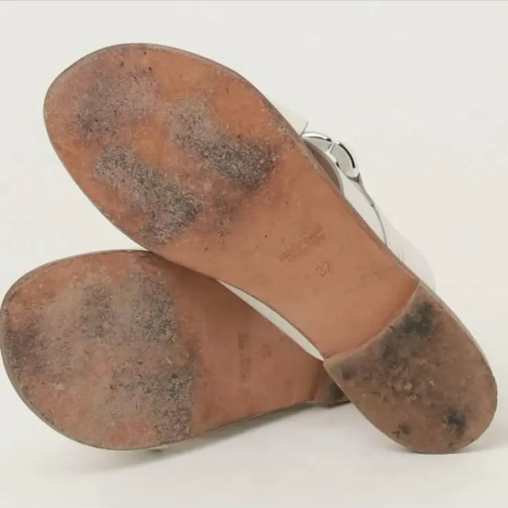 サマーセール。 FABIO RUSCONI ファビオルスコーニ サンダル ラウンドトゥ レザー チェーン フラット 37 24cm 絶対にお買得!