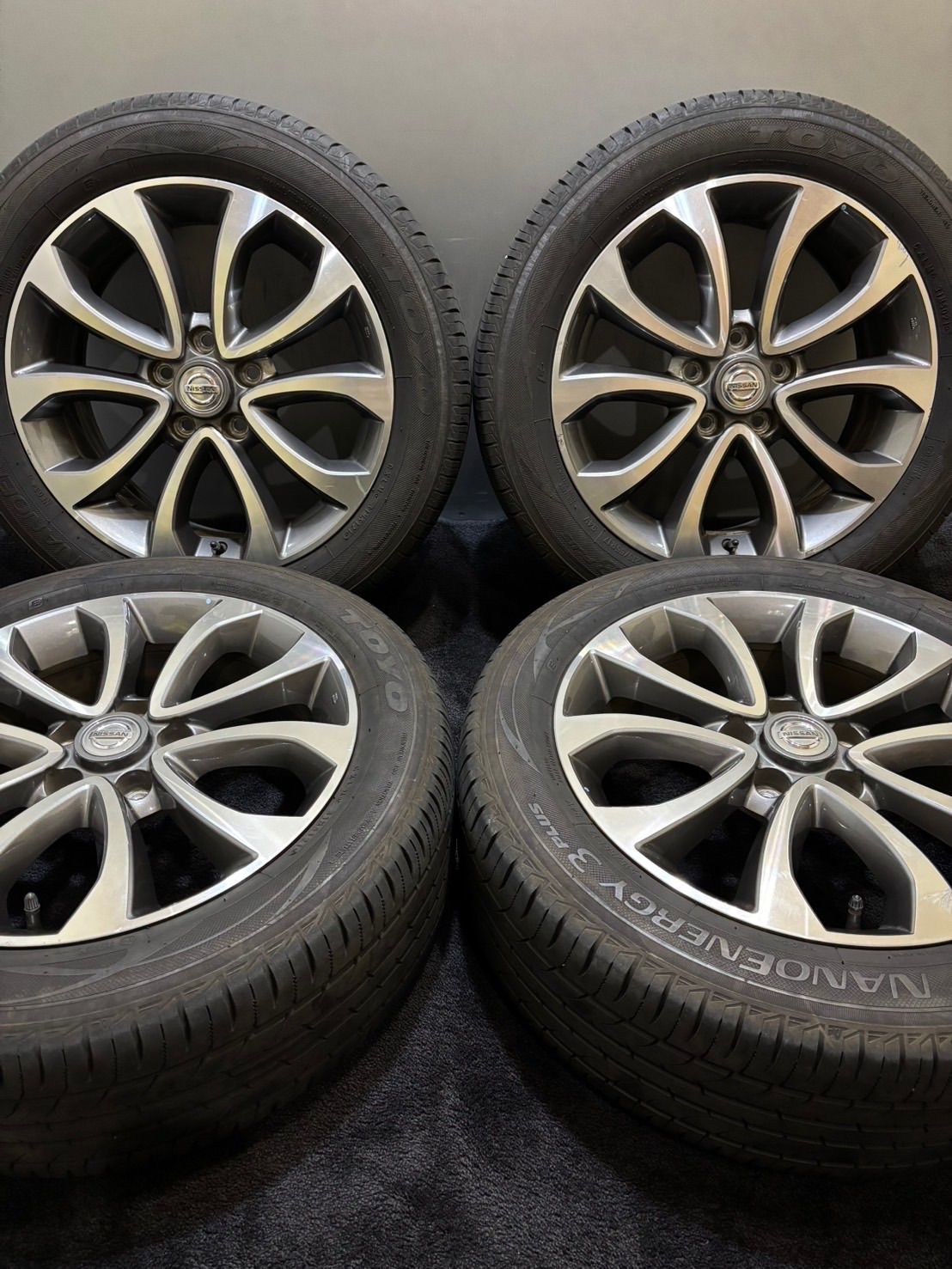 215/55R17 TOYO/NANOENERGY 3LUS 21年製 日産 ジューク 純正 17インチ 7J +47 114.3 5H 夏タイヤ 4本 (2-I31)