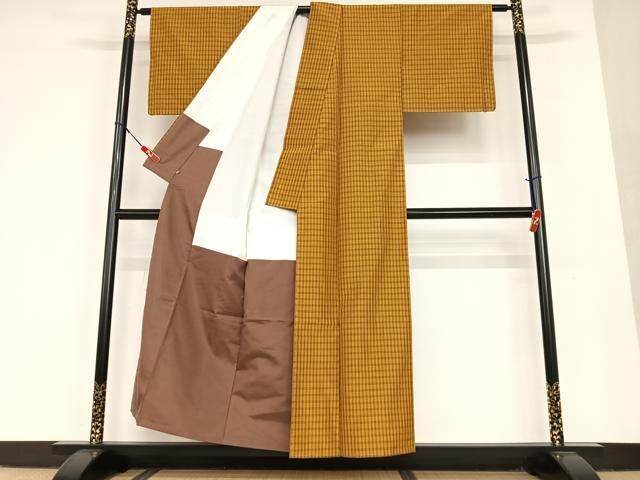 平和屋着物○本場黄八丈 平織 紬 格子 三越扱い 正絹 逸品 未使用  