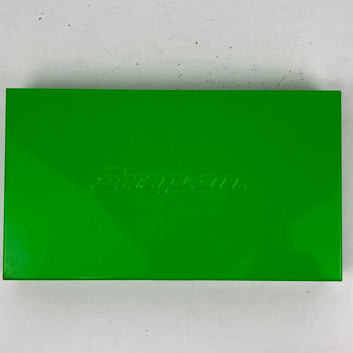 KITH 緑色金属製ケース KITH 緑色金属製ケース