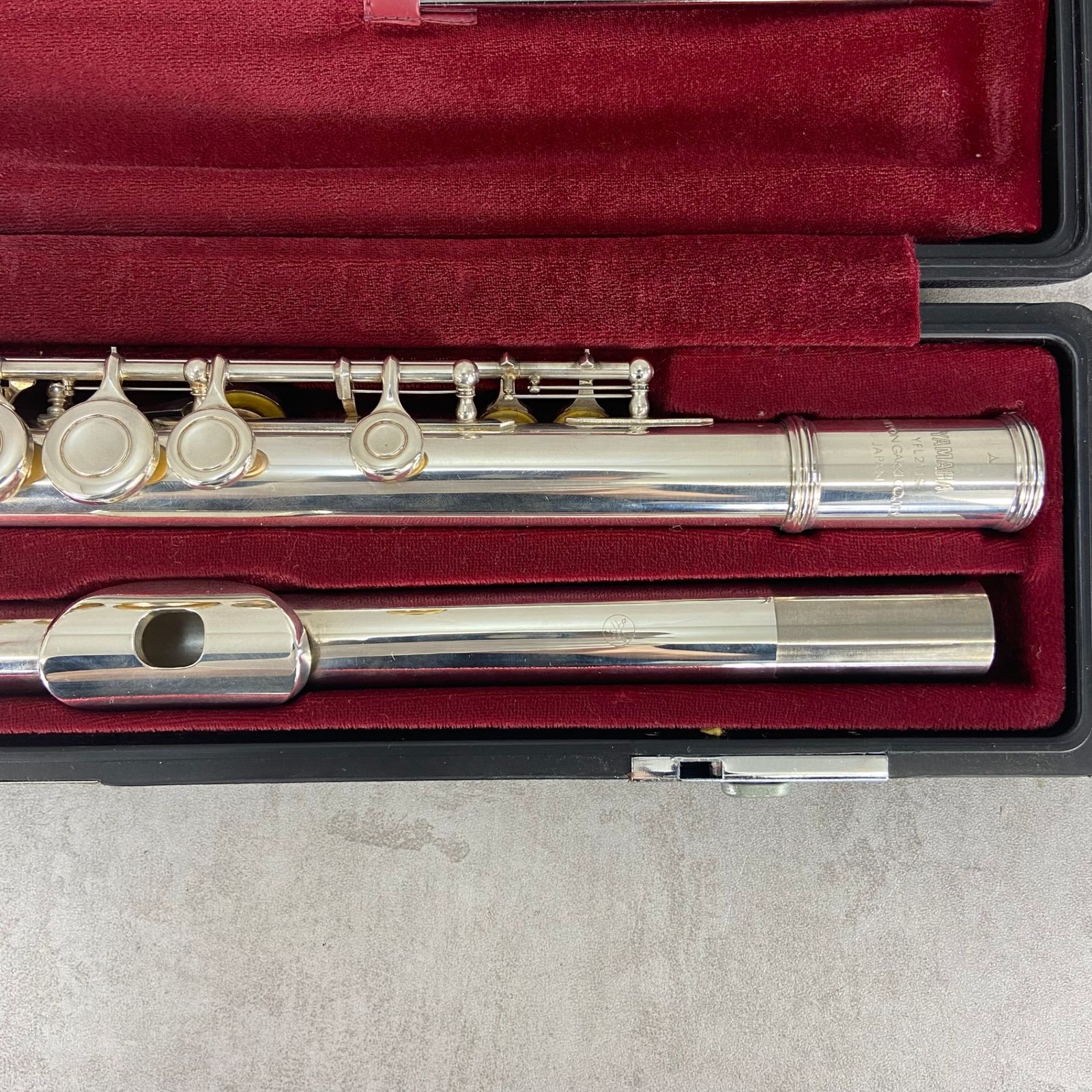 YAMAHA ◇ ヤマハ フルート YFL-211S Eメカ搭載タイプ ◇ ケース