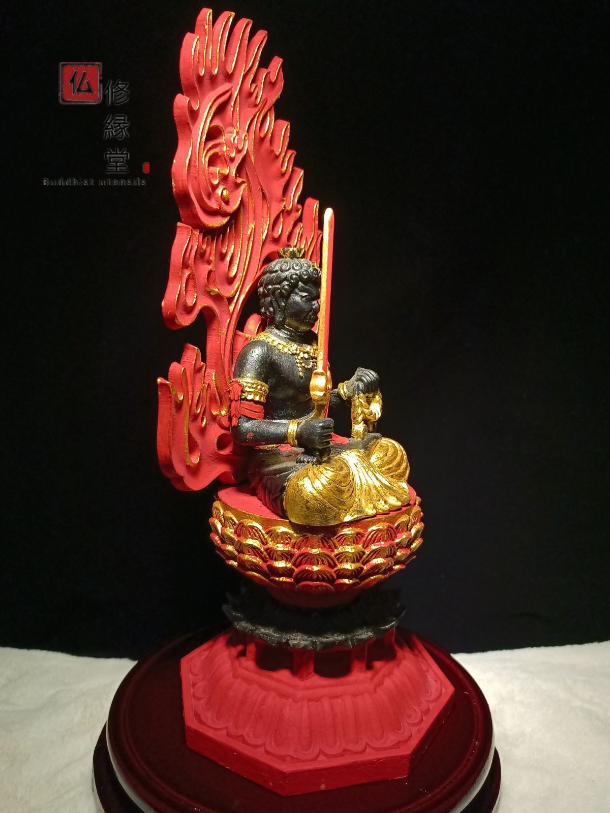 新品 Mr.ヒデ【ART】桧一刀彫金泥彩色高座不動明王 彫刻/オブジェクト 新品 Mr.ヒデ【ART】桧一刀彫金泥彩色高座不動明王 彫刻/オブジェクト
