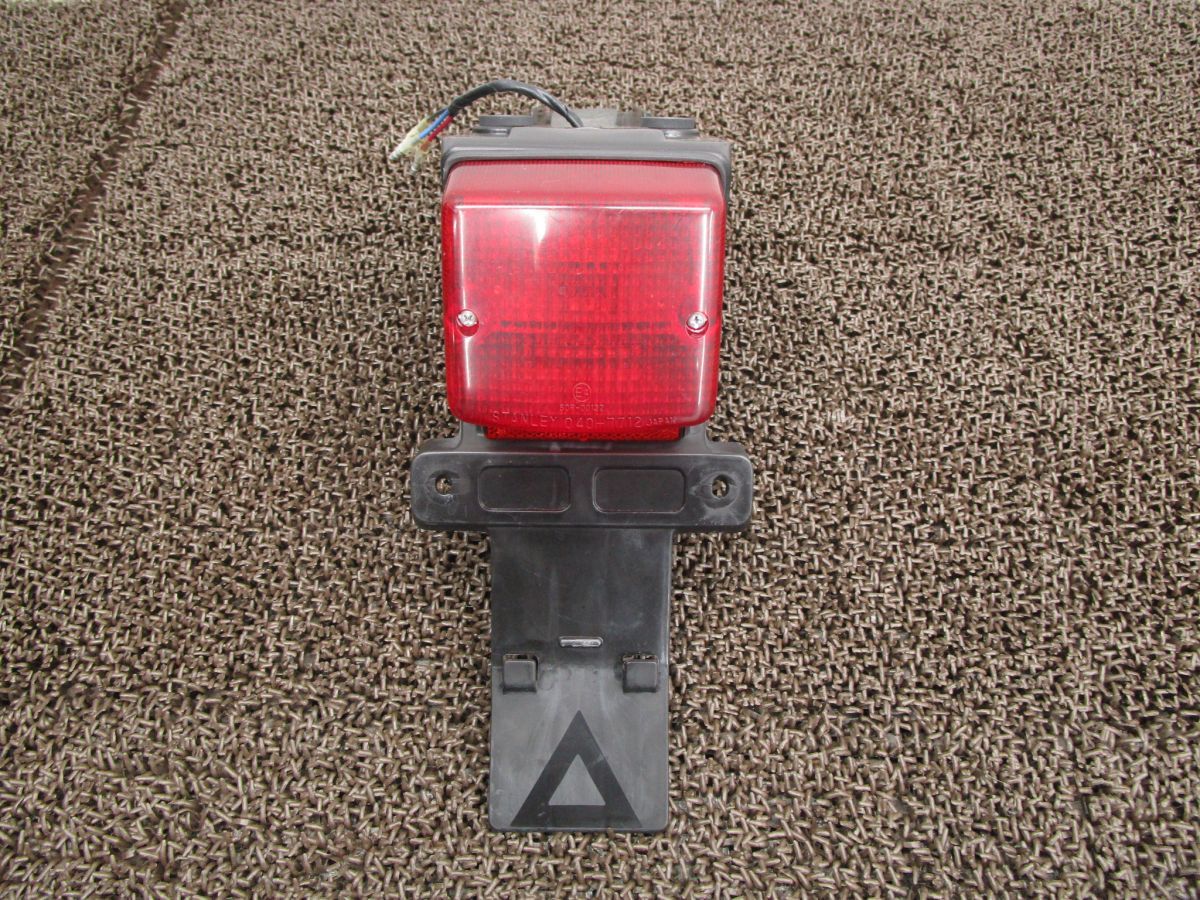 テールランプ A6551