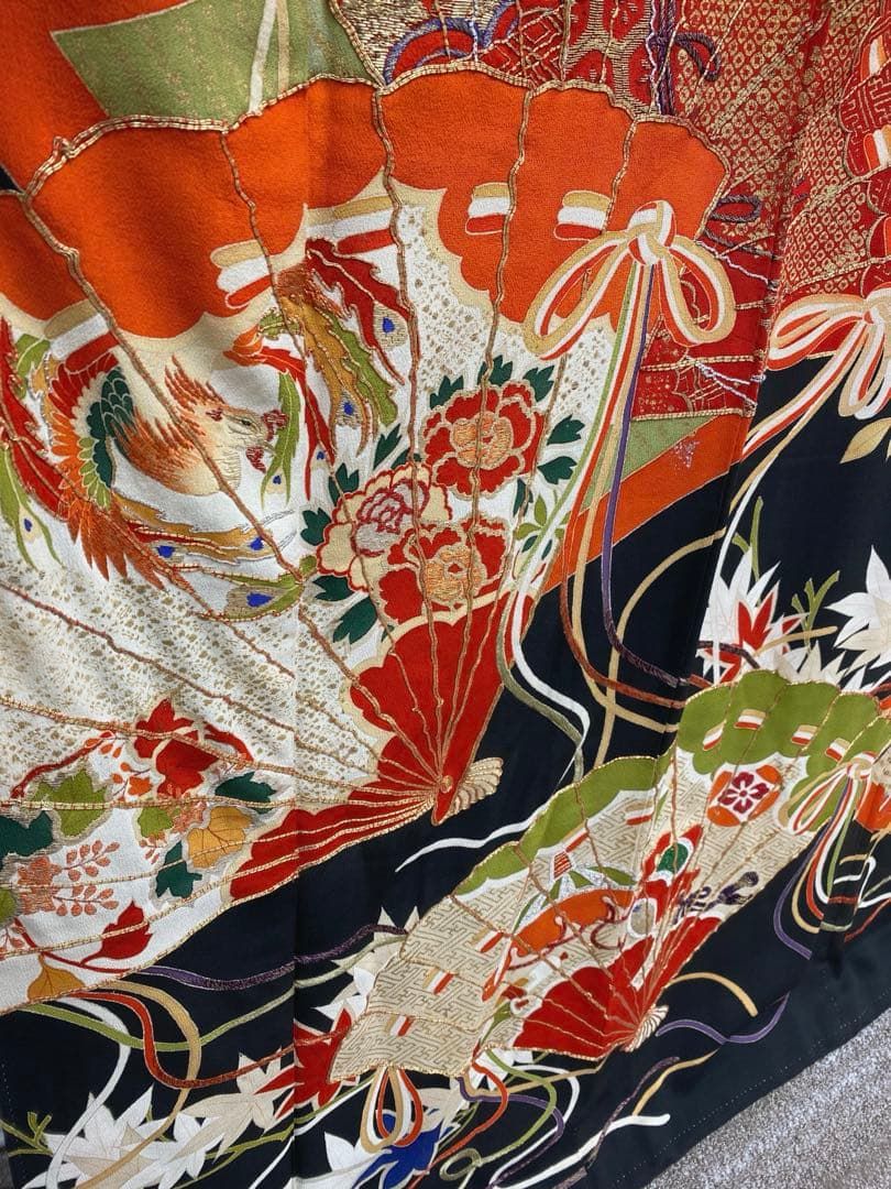 アンティーク 振袖 金駒 銀駒 金彩 銀彩 正絹 扇 身丈162cm アンティーク 振袖 金駒 銀駒 金彩 銀彩 正絹 扇 身丈162cm - メルカリ