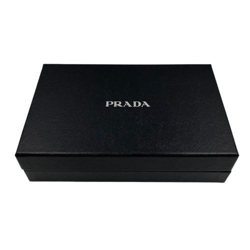 PRADA プラダ