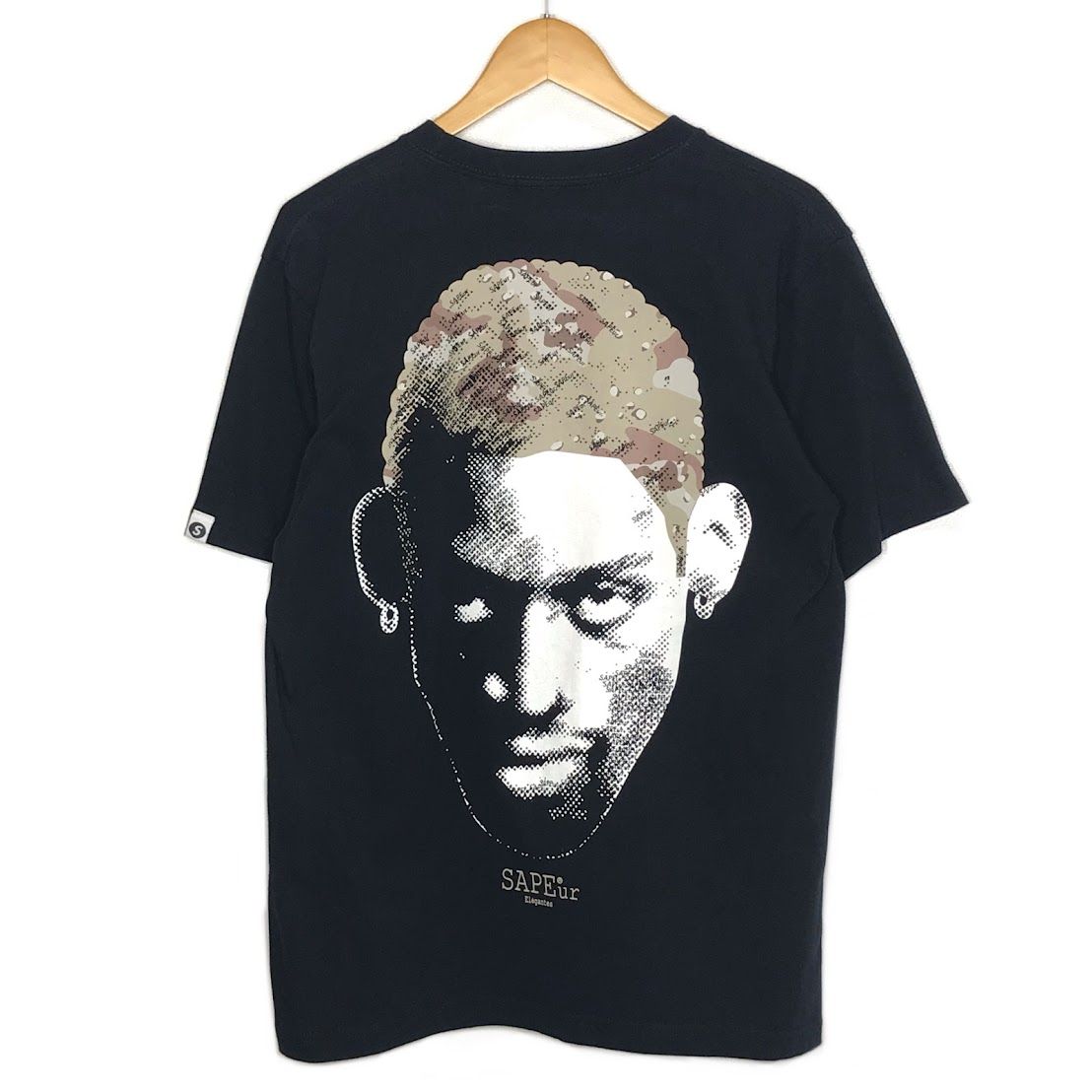 SAPEur サプール ナポレオン グラフィック Tシャツ ブラック Unisex T-Shirt / （サプールを象徴するSAP CHANO の傑作