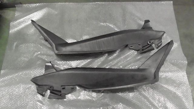 マジェスティ250 SG20J の ステップボード 左右 傷:#1743646016